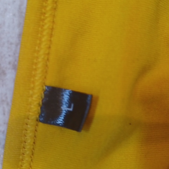 Alphalete Althetics Stylish Amplify  Mustard Yellow Long Sleeve Workout Crop Top - Picture 3 of 7